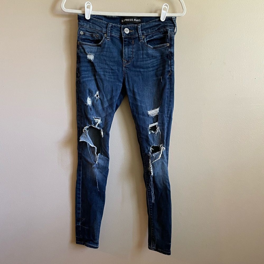 Express distressed leggingĀ mid riseā jeansāsizeā2āshort